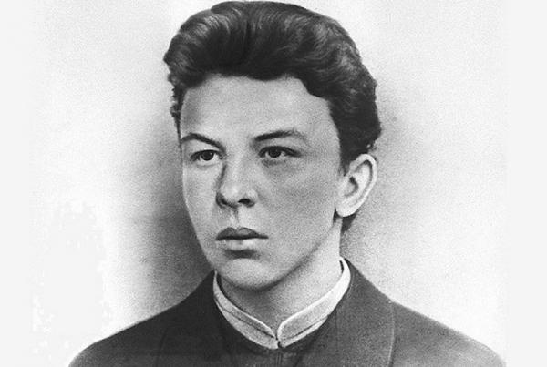 Александр Ульянов — старший брат вождя революции