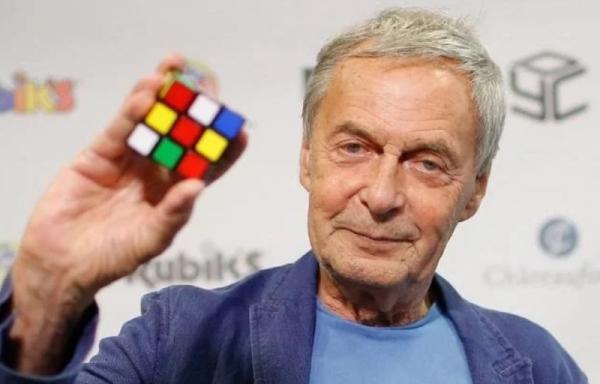 Эрно Рубик - известный изобретатель кубика Рубика